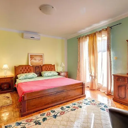 Fatima Villa Valtura