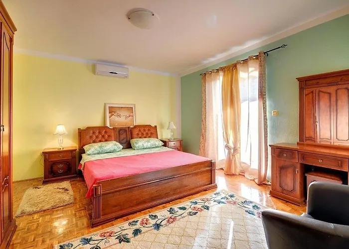 Fatima Villa Valtura